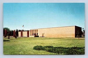 The Eisenhower Memorial Abilene Kansas Postcard P18143 Unposted - Picture 1 of 2
