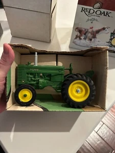 Ertl John Deere Model M Tractor 1/16 Die-Cast Collector's Edition - Picture 1 of 6