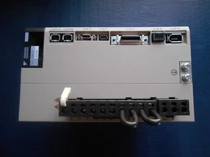 Yaskawa SGDV-120A21A002000 Servo Drive SERVOPACK 200V SGDV120A2-033 IS NEW - Picture 1 of 2