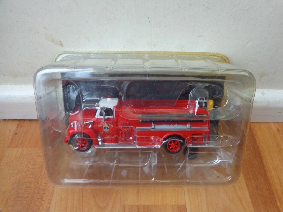 1/57 SCALE USA 1953 PUMPER INTERNATIONAL - DEL PRADO FIRE ENGINE MODEL - Image 1 of 1
