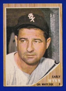 Early Wynn White Sox 1962 Topps #385 muy bueno sin pliegues - Imagen 1 de 2