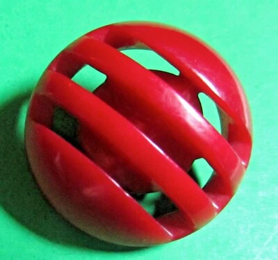 (1) VINTAGE 1" PIERCED OPENWORK RED EARLY PLASTIC  METAL SHANK BUTTON-M765 - Image 1 of 2