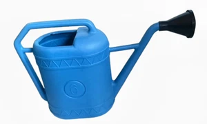 ANNAFFIATOIO DA GIARDINO IN PLASTICA AZZURRO 6L CON DOCCETTA TERMINALE A ROSA - Foto 1 di 5