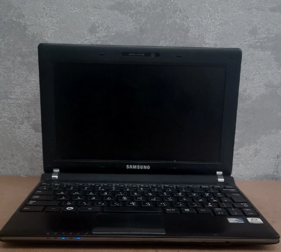 Samsung Notebook Laptop - Black (NP-N2... Windows 7 *FAULTY - Spares Or Repairs* - Image 1 of 4
