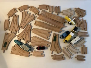 HOLZEISENBAHN GLEISE & ZÜGE. THOMAS, FRIENDS & MORE Odd Lot - Bild 1 von 7