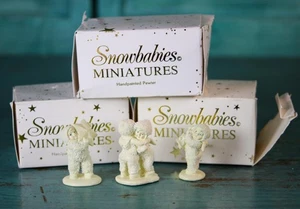 Lotto/3 miniature Dept 56 Snowbabies in peltro dipinte a mano con scatole abbraccio campana stella - Foto 1 di 10