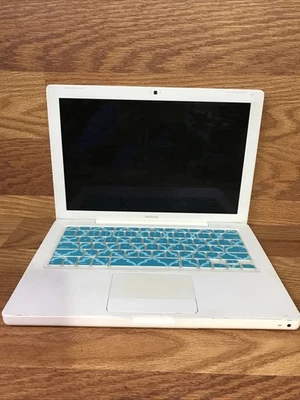 Apple Macbook A1181 ( SOLD AS IS/FOR PARTS ONLY ) - Image 1 of 4