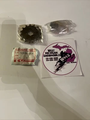 Conjunto de piñón de motor Kawasaki 15T P/N 13249-004 1967-1969 C2SS C2TR OEM Foto 1 de 3