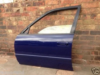 PIEZAS DE ROTURA 1997-2002 TOYOTA COROLLA 5 PUERTAS NSF CARCASA PUERTA DELANTERA DE PASAJEROS  Foto 1 de 2