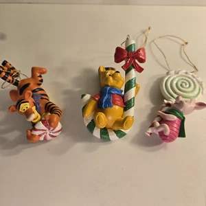 Juego de tres adornos Disney Pooh Sweet Treat Candy Land Sweet Treat - Imagen 1 de 12