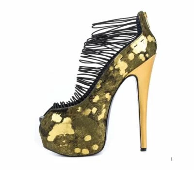 NEW London Trash "Crush" -WAS $170!- Camo open toe, 6.75" stiletto, 2" platform - Image 1 of 2
