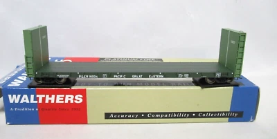 Walthers HO Scale PGE Pacific Great Eastern Canadian 50' Bulkhead Flat Car NOS - Image 1 of 4