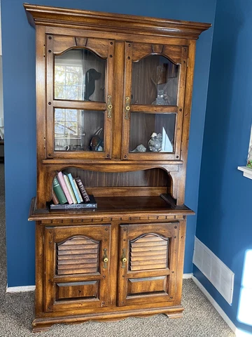 Beautiful Pine Antique China Cabinet With Interior Lighting Cover