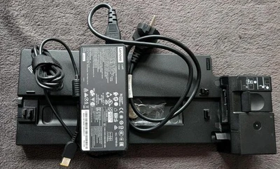 Lenovo ThinkPad Ultra Dockingstation inkl. 135W Netzteil und 2 Schlüssel - Bild 1 von 4