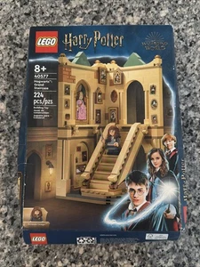 LEGO Harry Potter: Hogwarts: Gran Escalera (40577) Sellado Dañado - Imagen 1 de 3