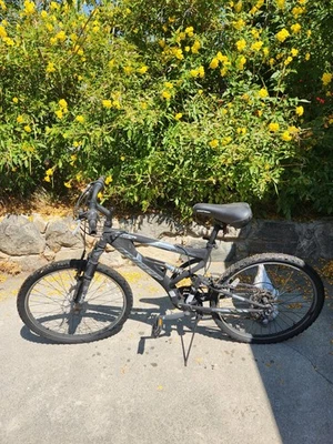 Kids Bike Hyper Shocker Bicycle Steel Suspension Frame 20 - Image 1 of 3