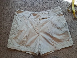 New York & Company Shorts mit Bündchen khaki Damen Junior Größe 8 -- 30 Zoll Taille - Bild 1 von 12
