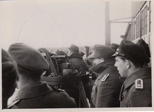 Foto Luftwaffe Schießschule Vaerlöse Schulschießen Schießplatz Melby Januar 1945 - Bild 1 von 1