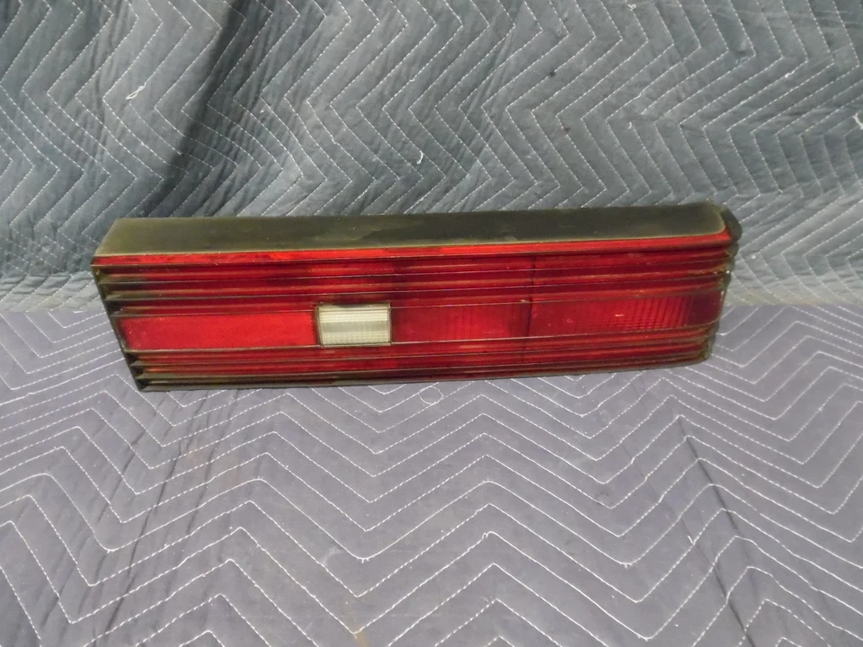 Luz trasera derecha derecha (lado del pasajero) Mercury Lynx 81-85 OEM EXCELENTE RARO  Foto 1 de 2