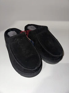 Kids' dluxe by dearfoams Vancouver Genuine Shearling Clog Slippers - Black 1 - Picture 1 of 4