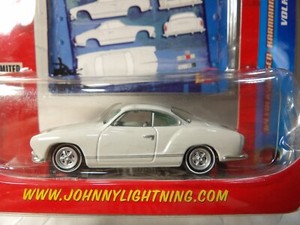 1964 VOLKSWAGEN KARMANN GHIA      2007 JOHNNY LIGHTNING VOLKSWAGEN SERIES   1:64