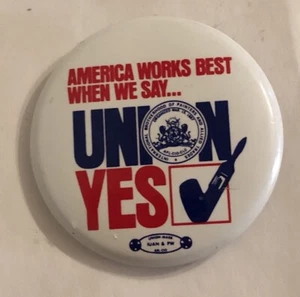 "AMÉRICA FUNCIONA MEJOR CUANDO DECIMOS UNIÓN" Pin Botón Hermandad de Pintores - Imagen 1 de 3