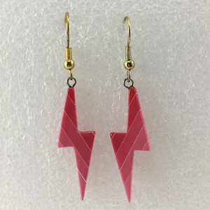 Lightning Bolt Pink Striped Plastic Acrylic Resin Drop Dangle Pierced Earrings - Picture 1 of 15