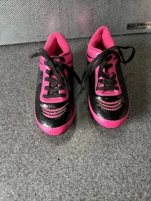 Vizari Infinity girls cleats size 9 hot pink in good used condition - Image 1 of 4