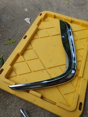 MERCEDES-BENZ W108 280S W109 280SE, ПЕРЕДНИЙ БАМПЕР ВЕРХНИЙ ХРОМ ПРАВАЯ СТОРОНА - Изображение 1 из 3