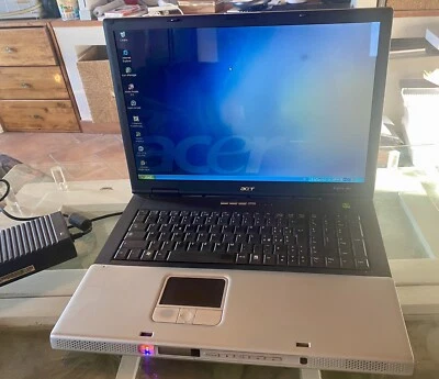 Acer Aspire 1801WSMi 43,2 cm (17") 2 GB DDR-SDRAM 320 GB HDD - Immagine 1 di 4