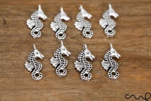8 x Mini Seepferdchen Metall Charms Silber Klein Schmuckherstellung Handwerk doppelseitig - Bild 1 von 13
