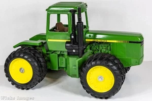Ertl John Deere 8650 Four Wheel Drive Tractor 1:16 - Picture 1 of 5