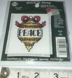 Kit de punto de cruz contado 3340 Peace Christmas Stitch 'N Hang adorno NMI NOS - Imagen 1 de 5