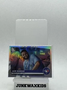 2023 Topps Big League Baseball #220 Alek Manoah Rainbow Foil - Picture 1 of 2