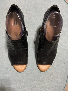 Dr Scholls Wedge Heels Women Shoes Size 9 Eyelet Open Toe Leather - Picture 1 of 8
