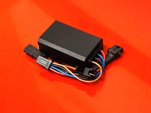 VESPA PX 2-TAKT SIP DIGITALER GESCHWINDIGKEITSMESSER 12V STROMÜBERSPANNUNGSSCHUTZ BOX - Bild 1 von 5