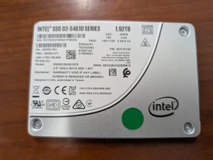 Intel D3-S4610 1.92TB SSD SATA3 2.5'' Internal Hard Drive SSDSC2KG019T8 - Afbeelding 1 van 5