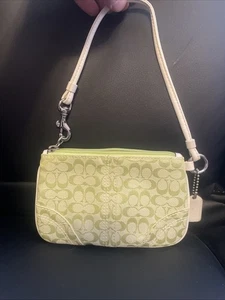 COACH LIME GREEN WRISTLET Y2K 6 1/2"X 4" ZIP CLOSE STRAP EXCELLENT CONDITION - Picture 1 of 3