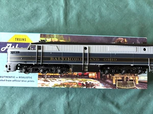 Athearn PA Baltimore & Ohio Non-powered, but Lighted - HO - Picture 1 of 7