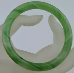 ESTATE GREEN JADE JADEITE OR ART GLASS GREEN BANGLE BRACELET - Picture 1 of 12