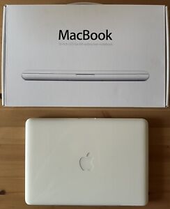 Apple MacBook 13,3 Zoll (250GB HDD, Intel Core 2 Duo, 2,26 GHz, 2GB, NVIDIA...