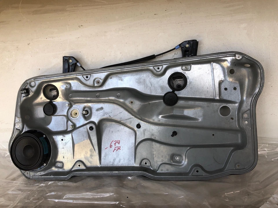 Regulador de puerta delantera VOLKSWAGEN GTI 1999-2002 con panel de ajuste pasajero derecho derecho derecho derecho Foto 1 de 4