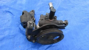 1990-1996 Nissan 20s power steering pump assembly with mounting brackets NA - Picture 1 of 5
