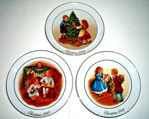 LOTE DE TRES PLATOS DE PORCELANA DE COLECCIÓN AVON MEMORIAS DE NAVIDAD ORO 22K ADORNOS LOTE DE TRES (2) - Imagen 1 de 7