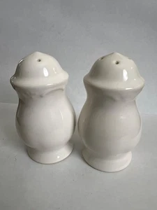 Vintage Pfaltzgraff White Ceramic Salt & Pepper Shakers Set - Picture 1 of 3