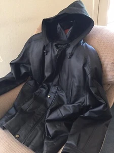 HERREN SCHWARZ LEDER KAPUZEN FAHRMANTEL GR XL NEW YORK ANSCHLUSS KUNSTFELL GEFÜTTERT - Bild 1 von 12