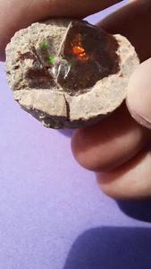 Shewa Opal roh aus Äthiopien, ca. 70 Karat, ca. 3 cm x 2,7 cm x 1,6 cm - Bild 1 von 6