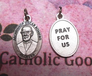 Blessed Archbishop Oscar Romero - Ox Die Cast Silver Tone 1" Medal  - Picture 1 of 3