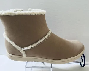 New Clarks women 8 M Ankle Boots Tan faux Suede Fur Zip Flat Heel A407 - Picture 1 of 12