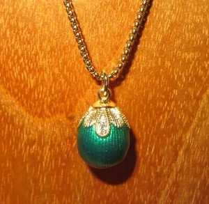 Unique Green ENAMEL Egg Pendant Russian Hand Made Swarovsky Crystals Gold Motif - Picture 1 of 11
